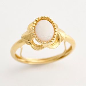 Vintage Gold Plated Faux White Opal Ring Size 6.5